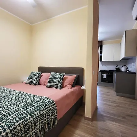 Casa Lariana アパート レッコ