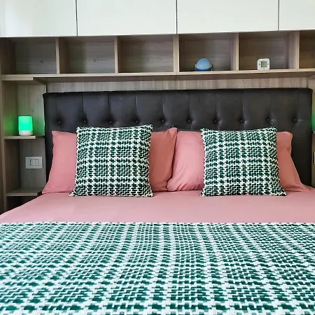 Casa Lariana アパート レッコ