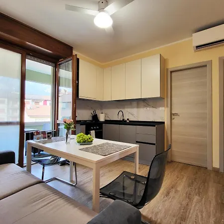 Casa Lariana Лекко