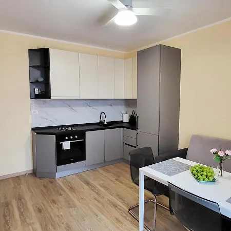 Casa Lariana Апартаменты Лекко
